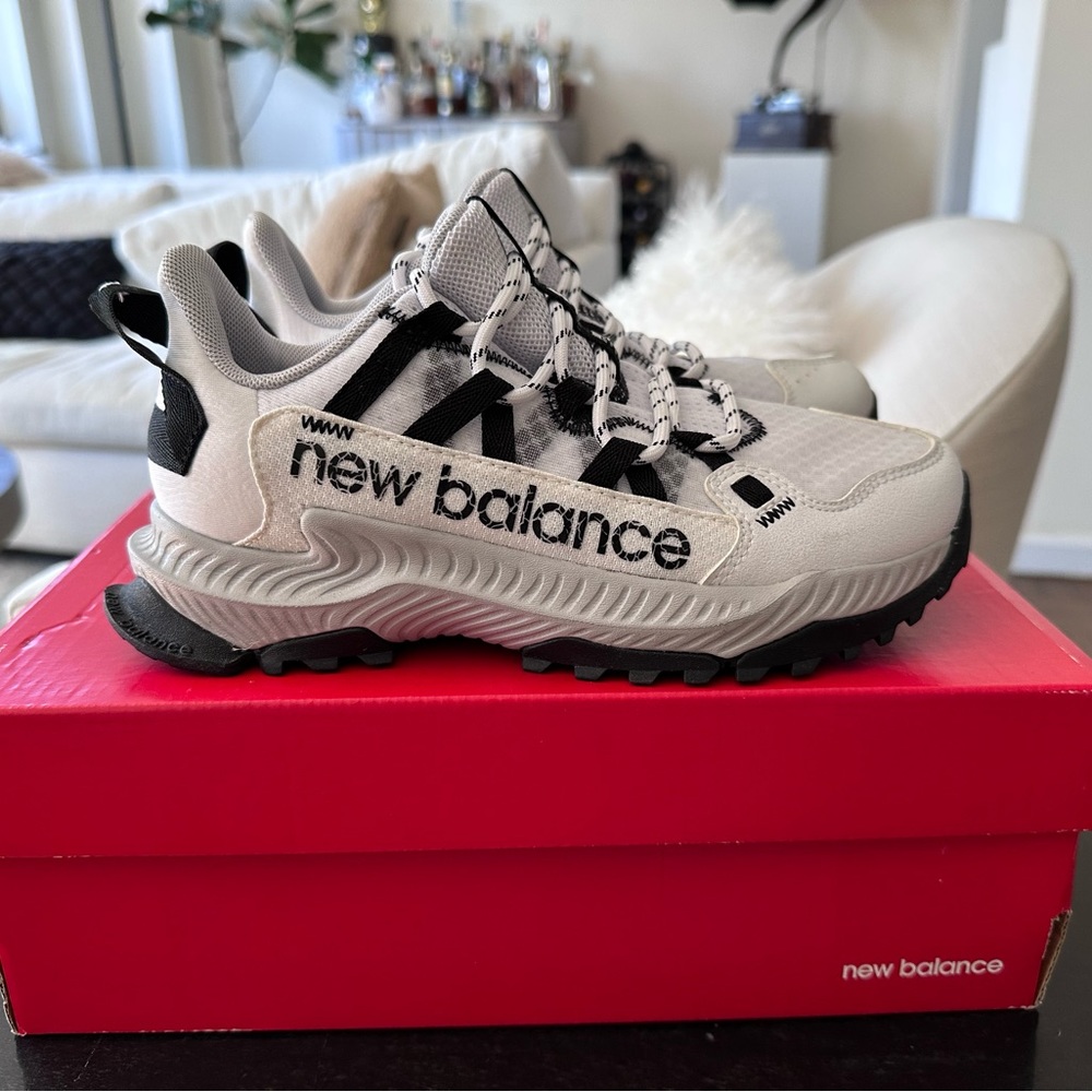New Balance 2021 Shando trial running shoes